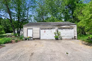 7868 Dixon Rd, Jackson, MI 49201 - Photo 2