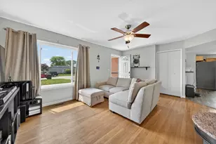 38560 Mason St, Livonia, MI 48154 - Photo 10