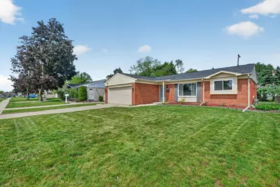 38560 Mason Street, Livonia, MI 48154 - Photo 2