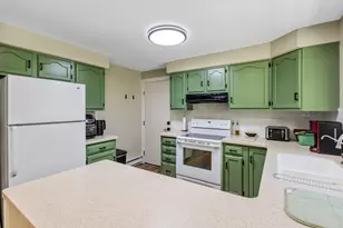 65 W Hallett St, Hillsdale, MI 49242 - Photo 10