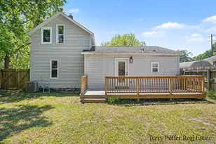416 Pine St, Fruitport, MI 49415 - Photo 16
