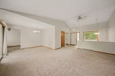 2810 S Wood Dale Drive, Jackson, MI 49203 - Photo 4