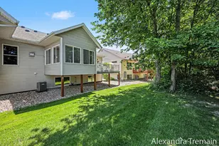 1071 Kensington St NW, Grand Rapids, MI 49534 - Photo 24