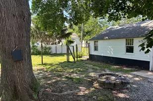 32 W Main Ave, Zeeland, MI 49464 - Photo 4