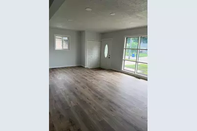 11809 McKinley Drive, Warren, MI 48089 - Photo 2