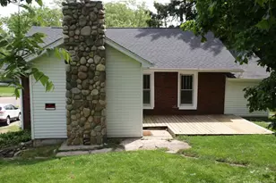 209 Spring St, Three Rivers, MI 49093 - Photo 2