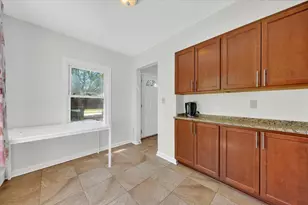 14000 Wales St, Oak Park, MI 48237 - Photo 12