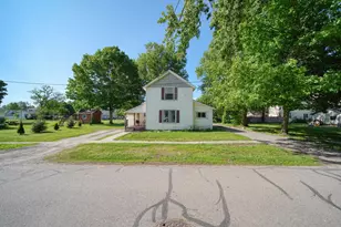 118 E Chestnut St, Morenci, MI 49256 - Photo 2