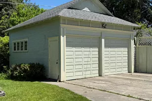 430 W Upton Ave, Reed City, MI 49677 - Photo 2