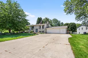 7127 Rockhill Dr, Jenison, MI 49428 - Photo 2