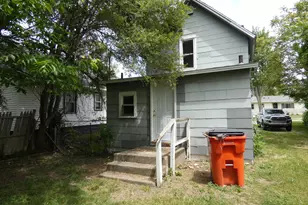 1084 Hurd Ave, Benton Harbor, MI 49022 - Photo 2