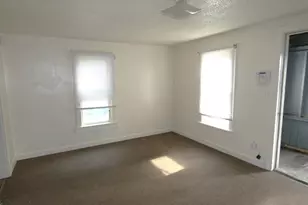 1084 Hurd Ave, Benton Harbor, MI 49022 - Photo 4