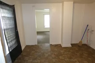 1084 Hurd Ave, Benton Harbor, MI 49022 - Photo 6