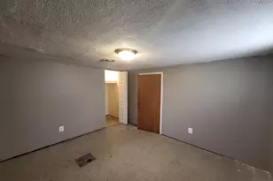 21769 Donald Ave, Eastpointe, MI 48021 - Photo 12