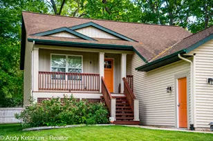 404 3rd Ave, Holland, MI 49424 - Photo 2