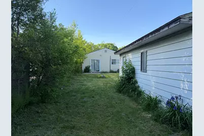 2190 Garrick Avenue, Warren, MI 48091 - Photo 14