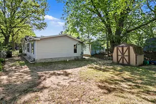 811 N Lavinia St, Ludington, MI 49431 - Photo 8
