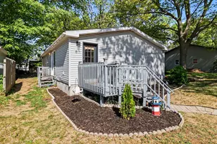 811 N Lavinia St, Ludington, MI 49431 - Photo 12