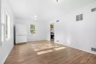 99 Eldredge St, Battle Creek, MI 49037 - Photo 2