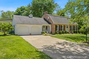 752 Ridgewood Dr, Ionia, MI 48846 - Photo 2