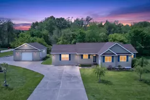 10740 Montview Dr, Jerome, MI 49249 - Photo 2