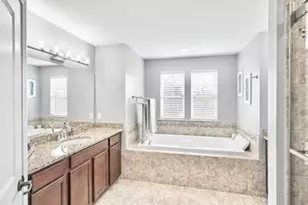 6147 Birchcrest Ln, Commerce Township, MI 48382 - Photo 22