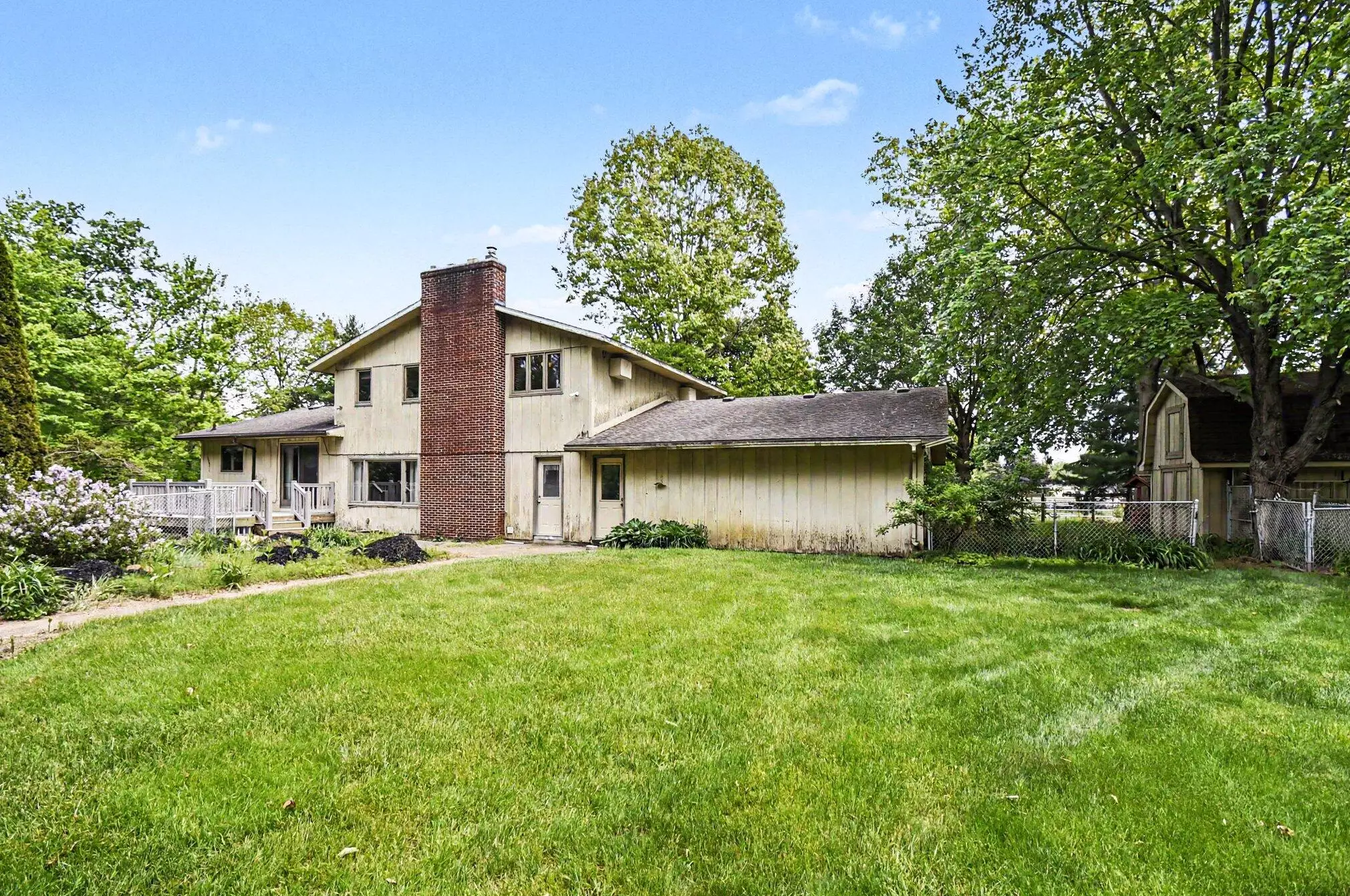 5269 Kenowa Ave SW, Grandville, MI 49418 - MLS 26026355 - Coldwell