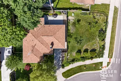 805 Rosewood Avenue SE, East Grand Rapids, MI 49506 - Photo 2