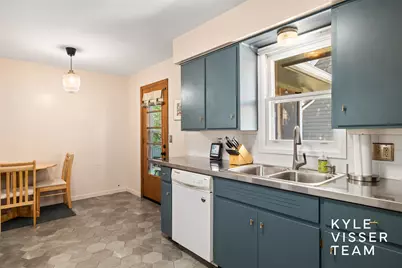 805 Rosewood Avenue SE, East Grand Rapids, MI 49506 - Photo 8