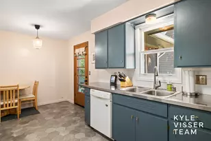 805 Rosewood Ave SE, East Grand Rapids, MI 49506 - Photo 8