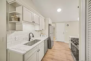 2731 Canterbury Rd, Ann Arbor, MI 48104 - Photo 8