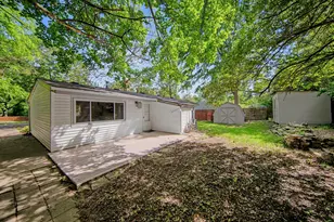 2731 Canterbury Rd, Ann Arbor, MI 48104 - Photo 22