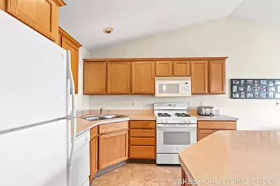 3769 Pine Meadow Drive, Holland, MI 49424 - Photo 14