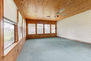 7535 Yorktown Rd, Lansing, MI 48917 - Photo 12