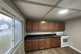 31807 Tuscola Ct, Westland, MI 48186 - Photo 2