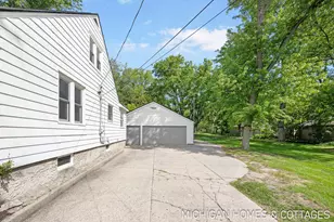 10671 Chicago Dr, Zeeland, MI 49464 - Photo 14