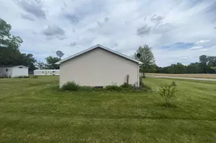 360 Deerfield Dr, Coldwater, MI 49036 - Photo 16