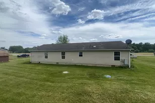 360 Deerfield Dr, Coldwater, MI 49036 - Photo 10
