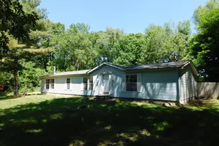 27134 Deerfield Ln, Edwardsburg, MI 49112 - Photo 2