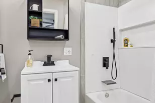 8065 Ogden Dr, Sterling Heights, MI 48314 - Photo 20