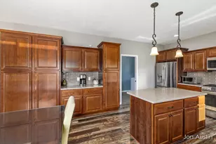 8637 Petoskey St, Kalamazoo, MI 49009 - Photo 14