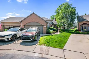 54661 Bellingham Dr, Shelby Twp, MI 48316 - Photo 2