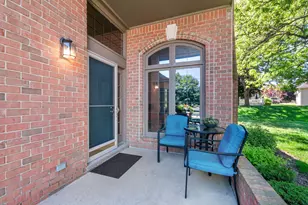 54661 Bellingham Dr, Shelby Twp, MI 48316 - Photo 2