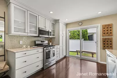 324 Pioneer Club Road SE, Grand Rapids, MI 49506 - Photo 2