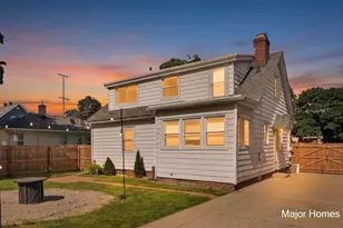 1947 Blandford Ave SW, Wyoming, MI 49519 - Photo 6