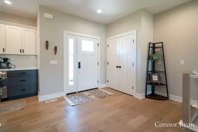 3758 Jason Ridge Lane SW, Grand Rapids, MI 49534 - Photo 4