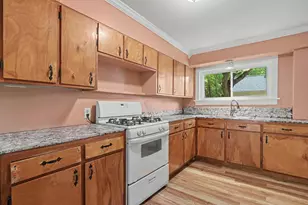 553 Ely St, Allegan, MI 49010 - Photo 2