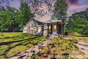 301 E North St, Greenville, MI 48838 - Photo 2