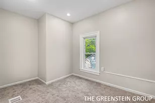 215 W Grove St, Greenville, MI 48838 - Photo 8