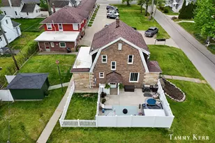 1159 S Shore Dr, Holland, MI 49423 - Photo 4